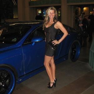Bebe body icon dress